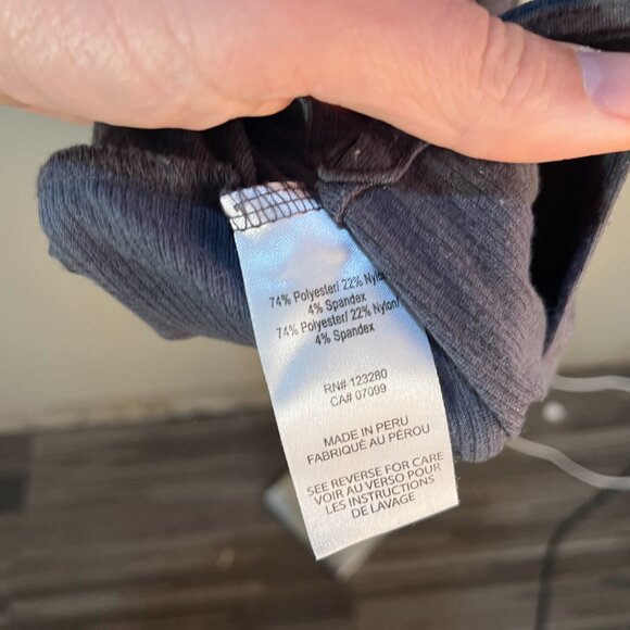 Travis Mathew Men's gray blue & pink striped golf polo shirt XXL Mint Condition - Picture 6 of 6